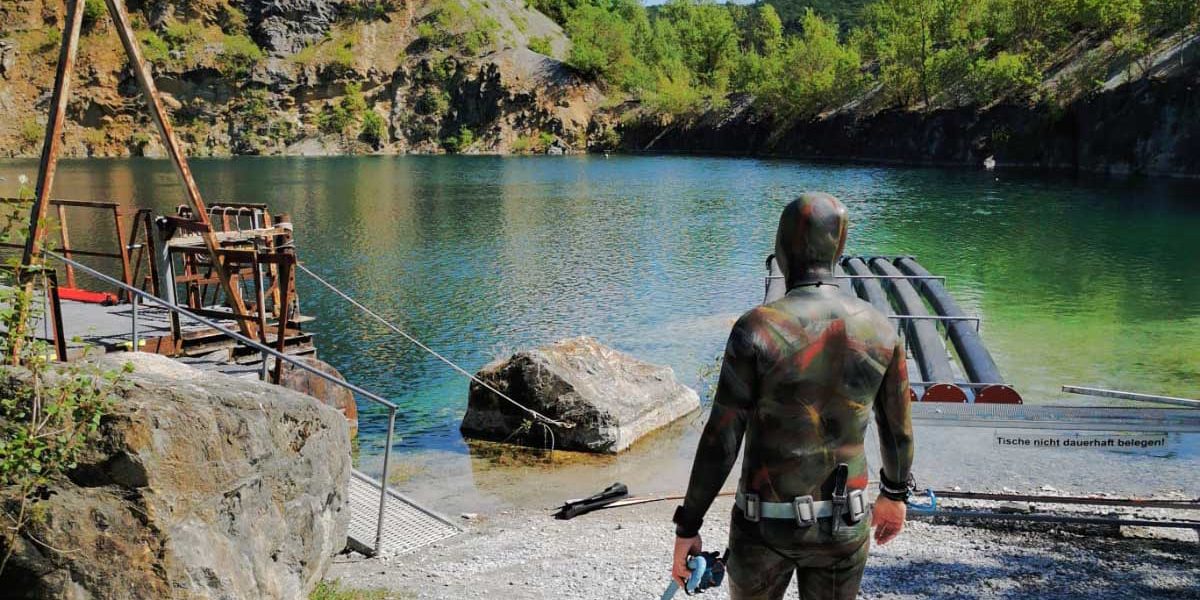 Freediver am Hunsfels - Ocean Karma Freediving