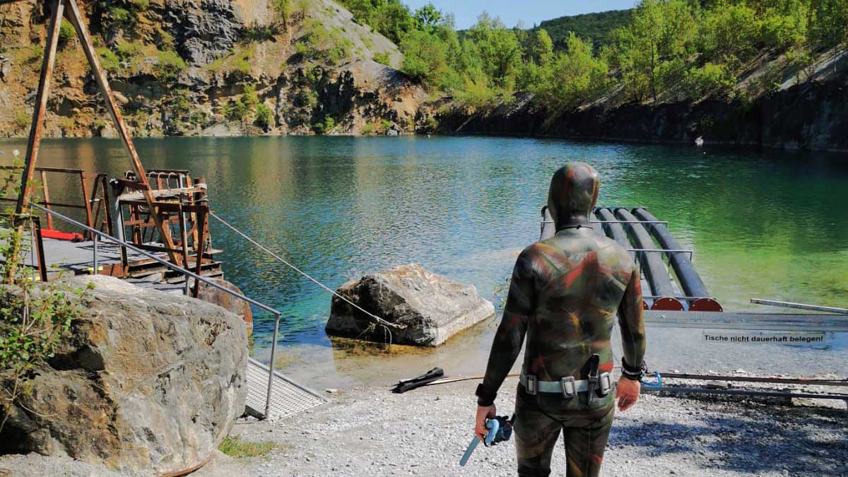 Freediver am Hunsfels - Ocean Karma Freediving